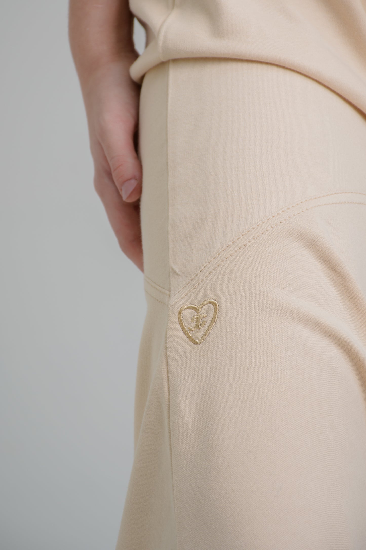 Vestido Caudal Beige
