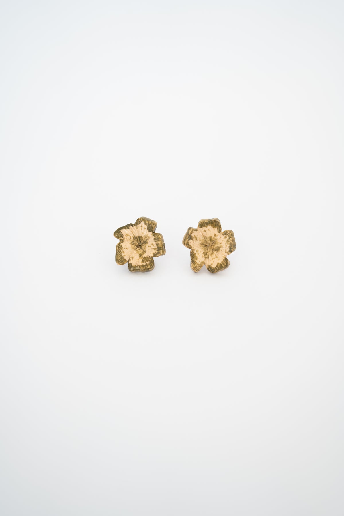 Mini Aretes Flor Cayena